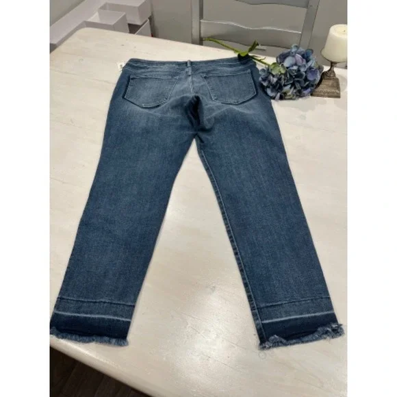 NEW Old Navy Rockstar Ankle Jeans Frayed Hem Mid-Rise Denim Blue Women's Size 14 - Picture 2 of 10